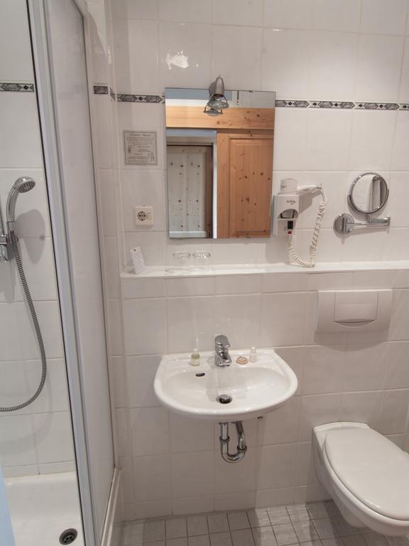 Hotel Hartmann Fuerstenfeldbruck Værelse billede
