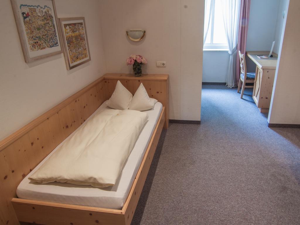 Hotel Hartmann Fuerstenfeldbruck Værelse billede